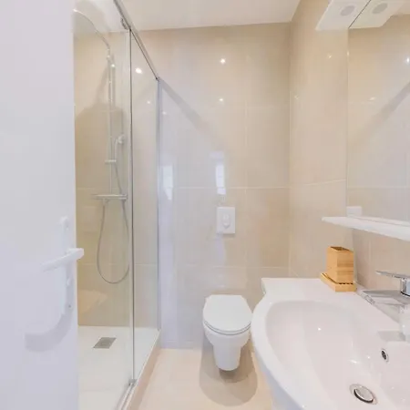 Magnificent -2br 4p - Porte Maillot Paris